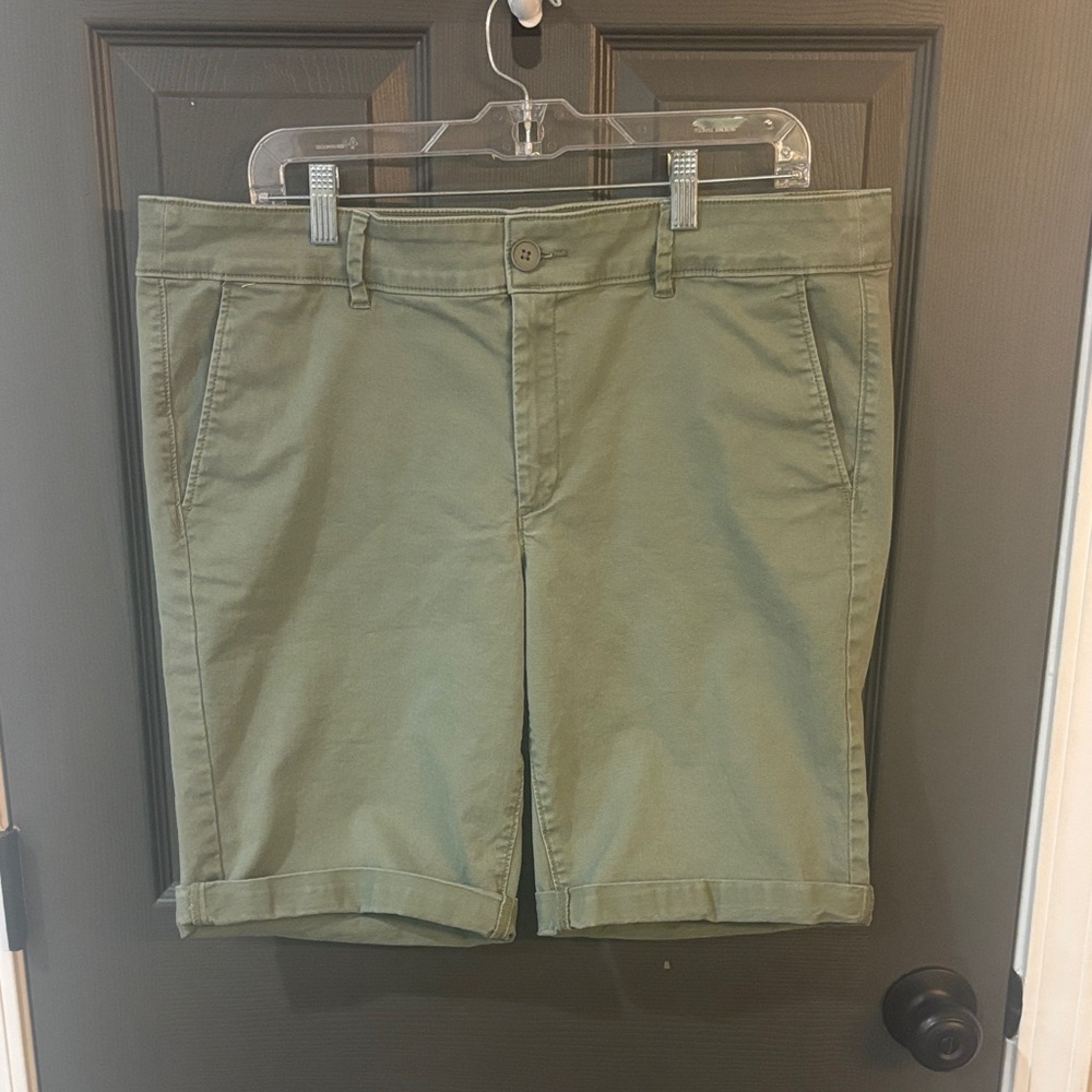 LOFT Olive Green Women's Bermuda Shorts